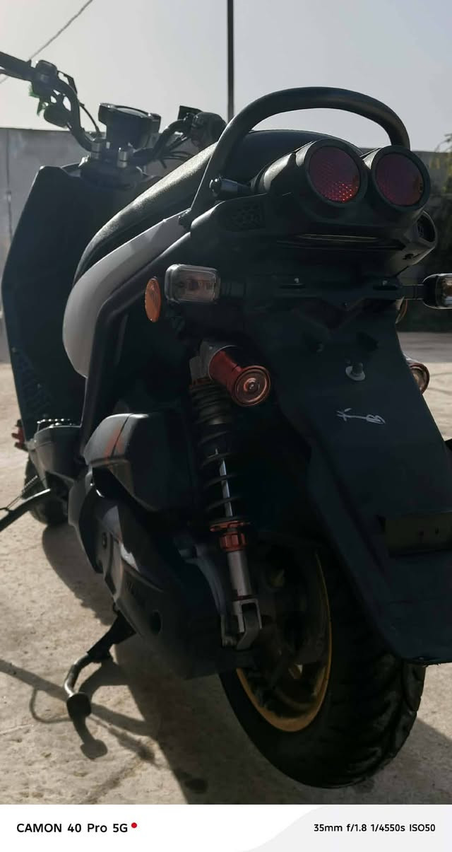 سلام عليكم دراجه سكنس جبلي للبيع الدراجه نضيفه وحلوه ومكينه ناعمه صارله اسبوعين طالعه رمبه سعر ١٢٠٠ وبيه مجال مكاني حله مركز مدينه ***********
