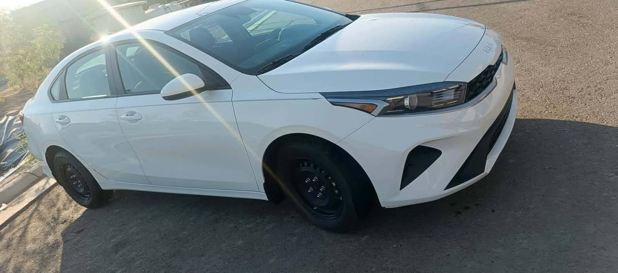 Kia Forte 2024
*السيارة حرة بدون رقم منفيس بسمي
سلام عليكم فورتي للبيع سيارة حادث خلفي بجم كبس على وضع الشركة بحالة الزيرو ماشية 699مايل حادث امبدل قبق جنطة نفس الون ابيض ومبدل حوض مال سبير خلفي مشتغليها شغل 1/1 دعامية بكلايتات كلة اصلي 
العنوان بغداد/رقم ***********
