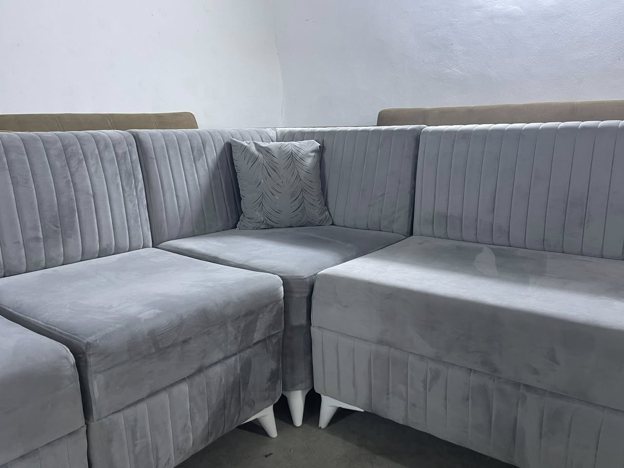 L
هاتینەوە بە ئێڵێکی 10 نەفەری ناوازە
فول دەست کردە دیزاینی کۆمپیتەریە 
تابڵێی تۆکمەیە ژم ***********
