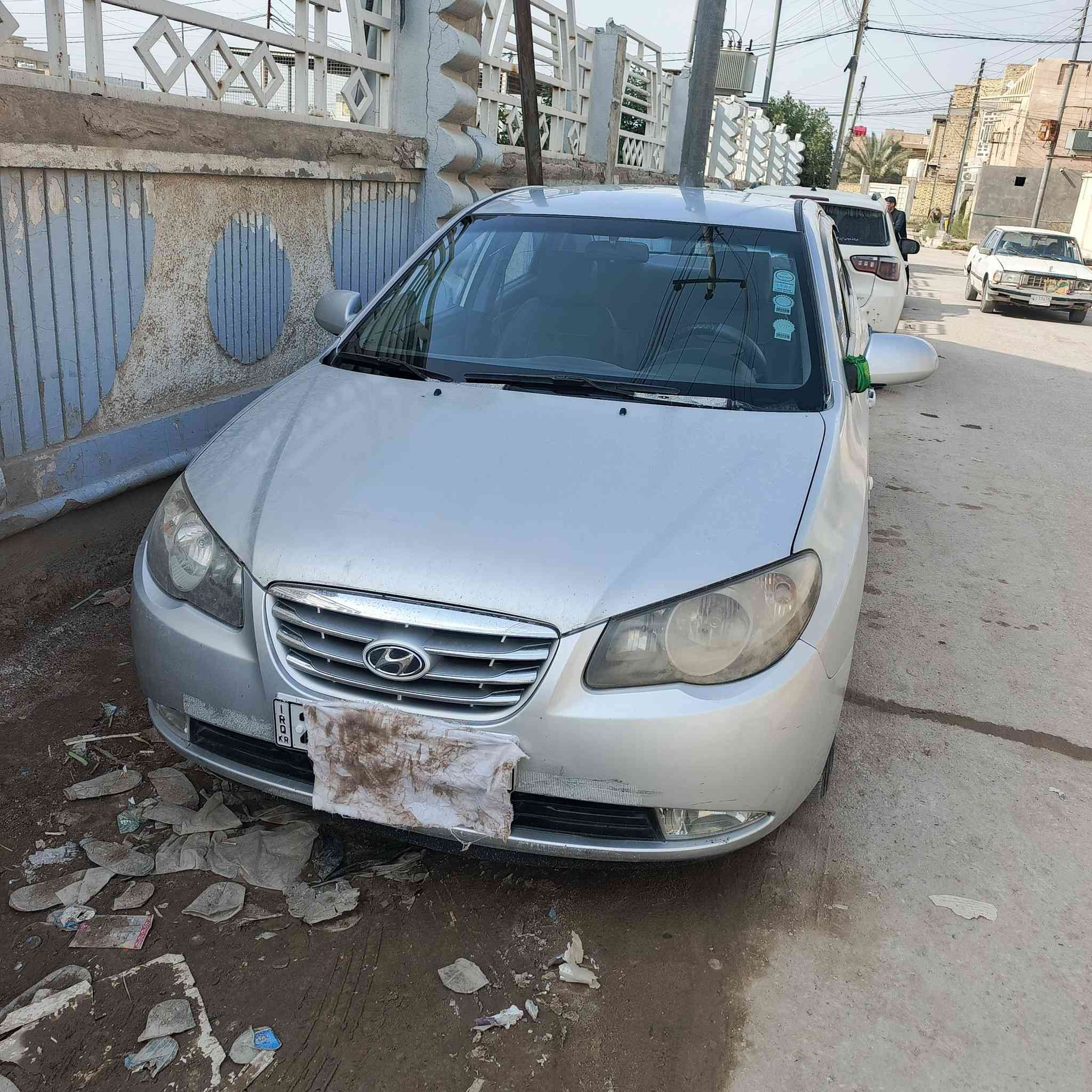 سلام عليكم
النترا موديل 2009 سنويه ورقم انكليزي متومه 
مكينه وكير مكفولات سياره نضيفه العنوان شطره
السعر45 
الرقم-***********--
