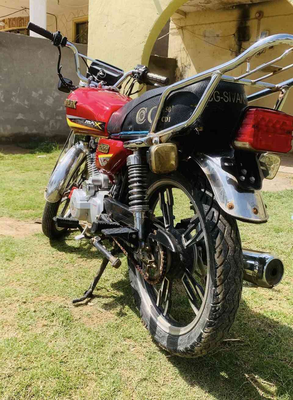 سلام عليكم سفاني 2024اوراق مكفوله عام برغي مامفتوح بيه سعره575وبيه مجال حق الجيه ***********
