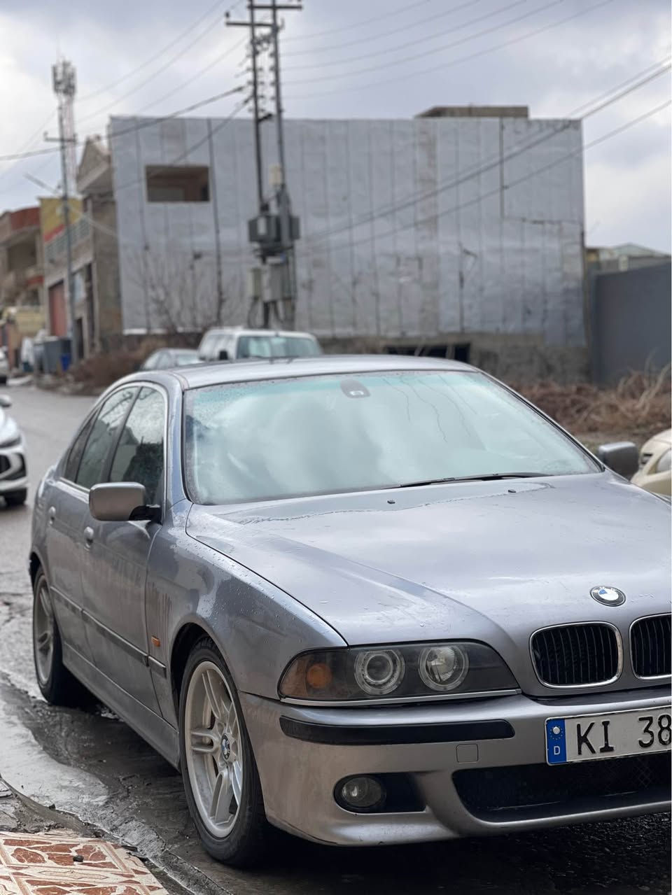 BMW 525 دابل دیجێتەل
1998
منافیست ایبراهیم خلیل خرامە بە شەرت
سەقف و حیزام بە شەرت
گیر مەکینە تەقە و راقە بەشەرت 
بیلەد ٥ پەردە
٥٦وەرقە و مجال
ژ.*********** أربيل, العراق
