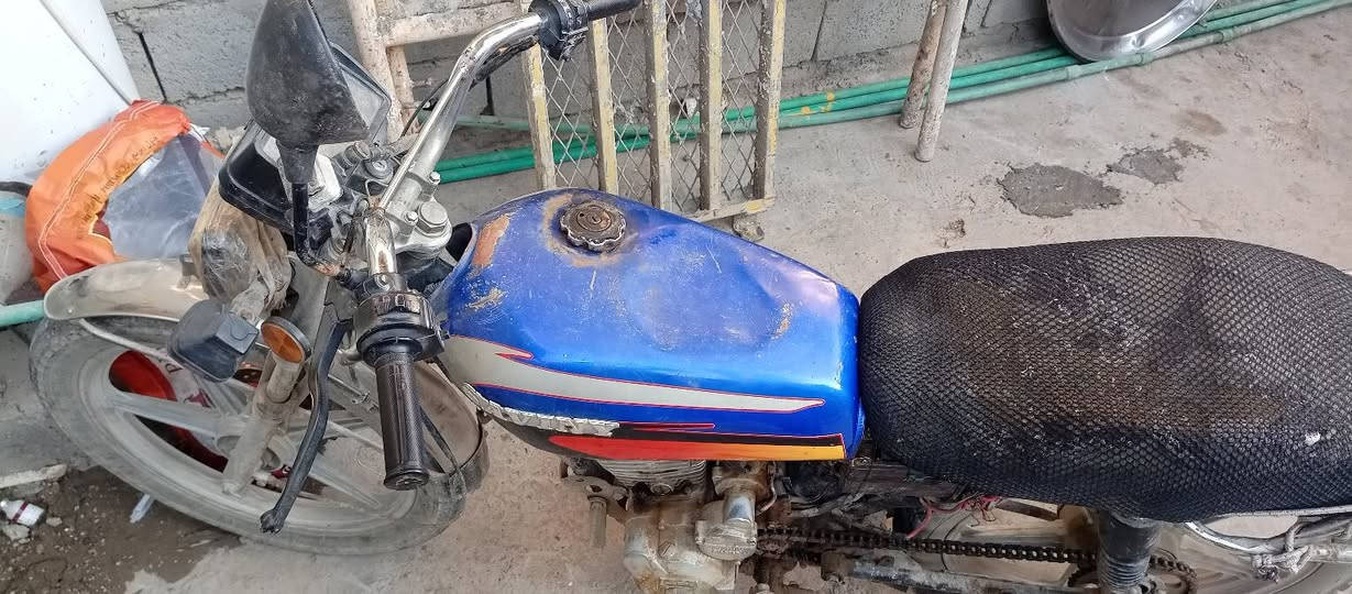 للبيع دراجة 2018 شغال كلشي  مابي خاص وتصال ***********
