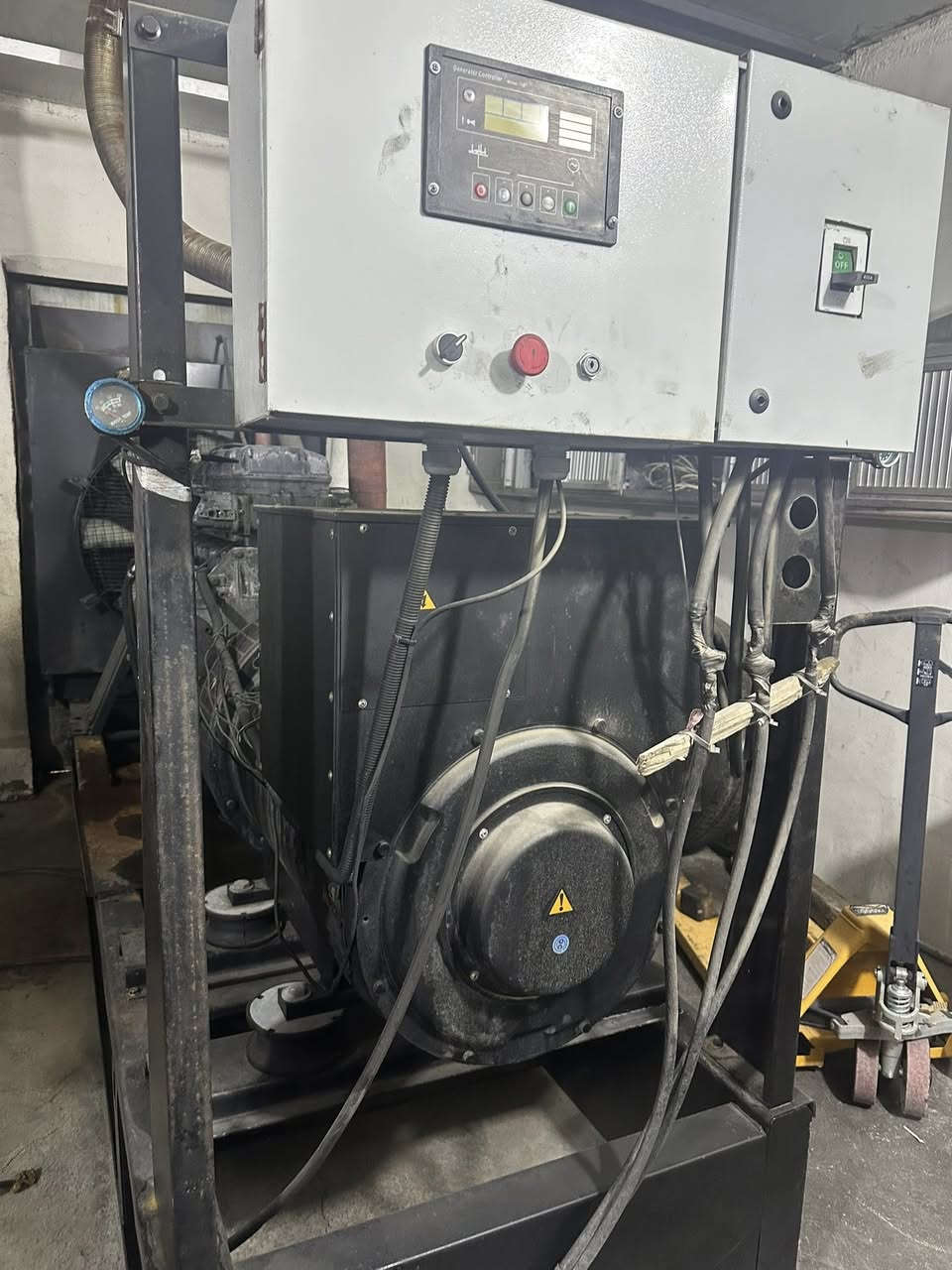 مولده سكانيه البيع حجم المكينه
400 بومه عدل شرط مكفوله

مامفتوح 350كيفي مكانها اربيل
سعر 85
***********
