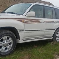 لاندكروزر • نظيف • غاز وبنزين