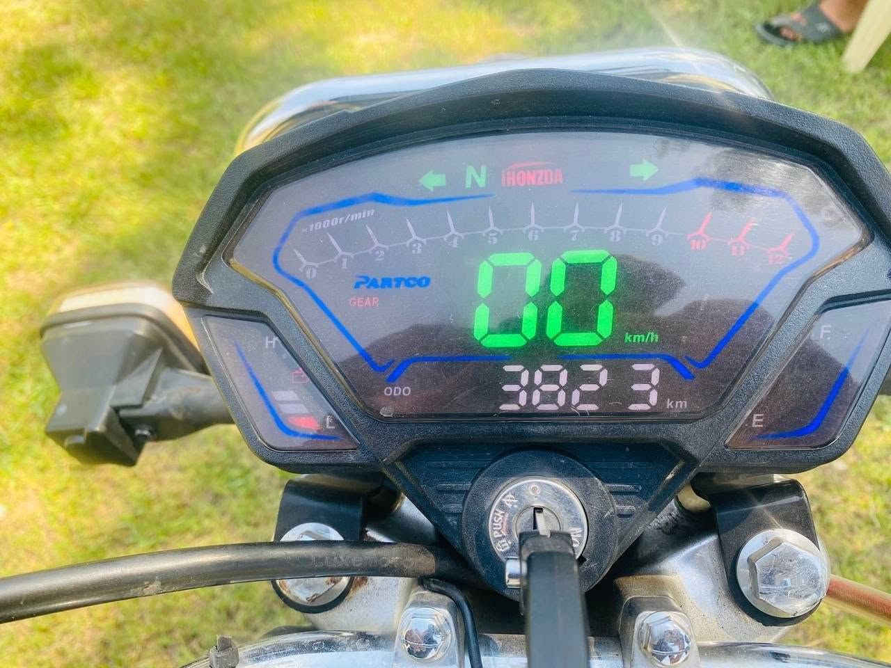 نامه برو 25 مكينه 200cc
كهربائياتها شغاله المكان شهربان الهارونيه  للاستفسار***********
