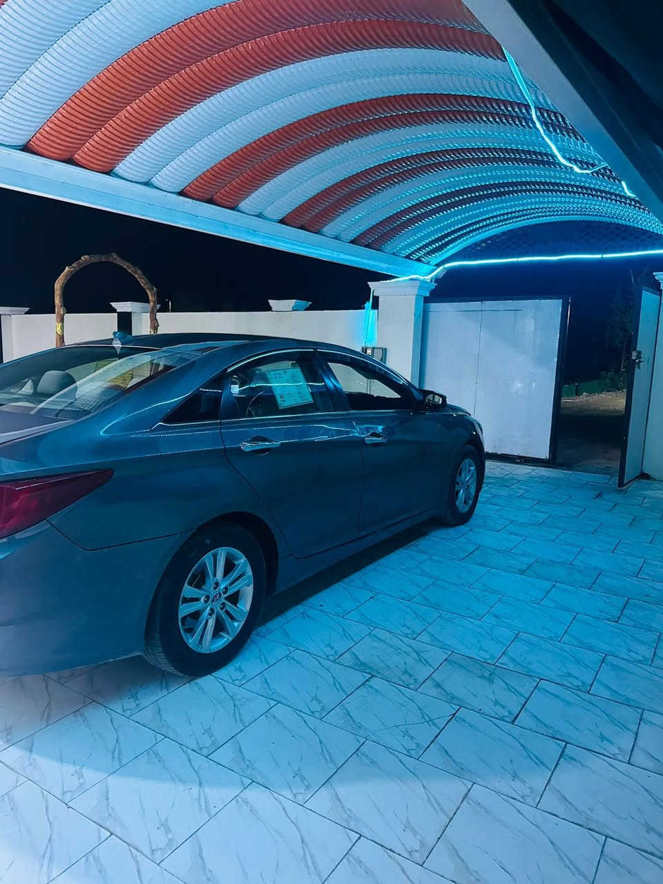 السلام عليكم سوناته موديل 2013 أمريكي فول مواصفات فتحه فول الأخير حادثه جاملغ وبنيد بدون دواخل والهلالات مال جاملغ الخلفي بدون ضربه محرك كير حداديه كله كفاله تخم تاير سياره مال جناي وبالعافيه ع يخذه رقم بغداد أنكليزي مكاني بابل السعر 102 وبيه مجال ***********
