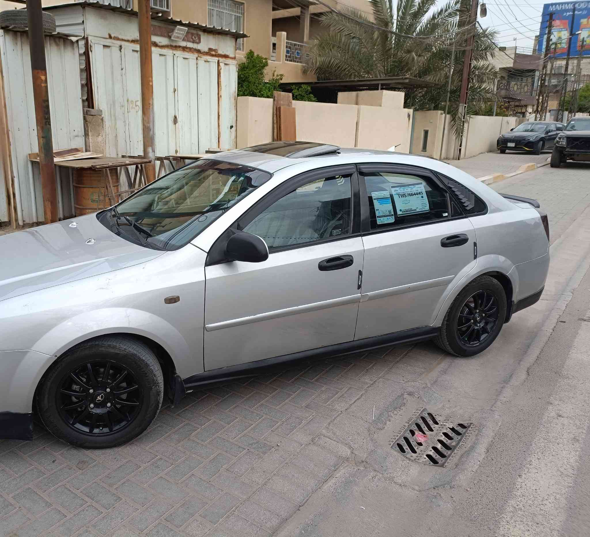 السلام عليكم شباب 
سيارة دايو لاستي2007 السيارة بدون حادث بيهة مكانات صبغ  اثر جراد وشويه تلحيظات كلهن مكملهن وجاهزات مثل مموضح بالفيديو سيارة جاهزة على اخر حبه تخم تاير جديد صدر امامي خلفي كله 100 /100 تدفئه تبريد منضومه كامله جديدة من فريز وراديتر امامي وكمبريسر وبواري مري شفط فتحه بانوراما أناره داخليه مثل مموضح بالفيديو كلشي شغال بيها سونار السياره موجود بانزين كله محسن مادايرلها عادي 
السيارة شاشه وكامرة بيهة منظومه بدي كت اصلي وسستم كامل من مري وسكوبات وشبقه بنيد كامل  وتروح وين متوديهة اني حاظر على شرط بيهة شلعه ماشاء الله السيارة مال جناي مو بياع شراي  واي تفاصيل اتصل على هذا الرقم تعليقات ما ارد عليهة
بي واتس متواجد من ٥ العصر فما فوق عنواني بغداد الجديد 
***********
