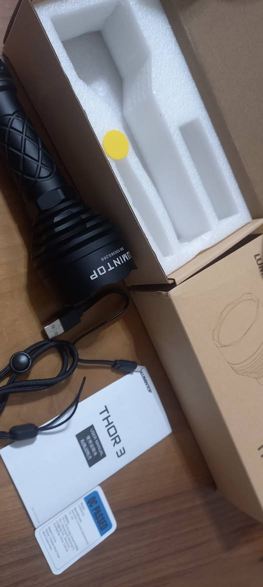 من رخصة الادمن 
لايت ماركة لومنتوب العالمية 
من اقوي الايتات المدي البعيد يصل الي كيلومترين و نص 
(٢٥٠٠ متر )
نظام ليزر 
مضادة للماء و الغبار 
Rgb سويج 
مصنوع بالكامل من المنيوم 
جديد لوك غير مستعمل بالعلبة مع جميع الملحقات و البطارية مال  
الشركة ياخذ شحن تايبسي و لا قطعة بالعلبة منقوصة 
 ( السعر ١٦٥ الف وبي شوي مجال لطيبين )
للإستفسار عالخاص اخوان الأعزاء 
يوجد توصيل لجميع محافظات العراق


**إذا كنت صاحب هذا الإعلان وتريد حذفه لأي سبب، رجاءا أرسل رسالة إلى الدعم الفني**