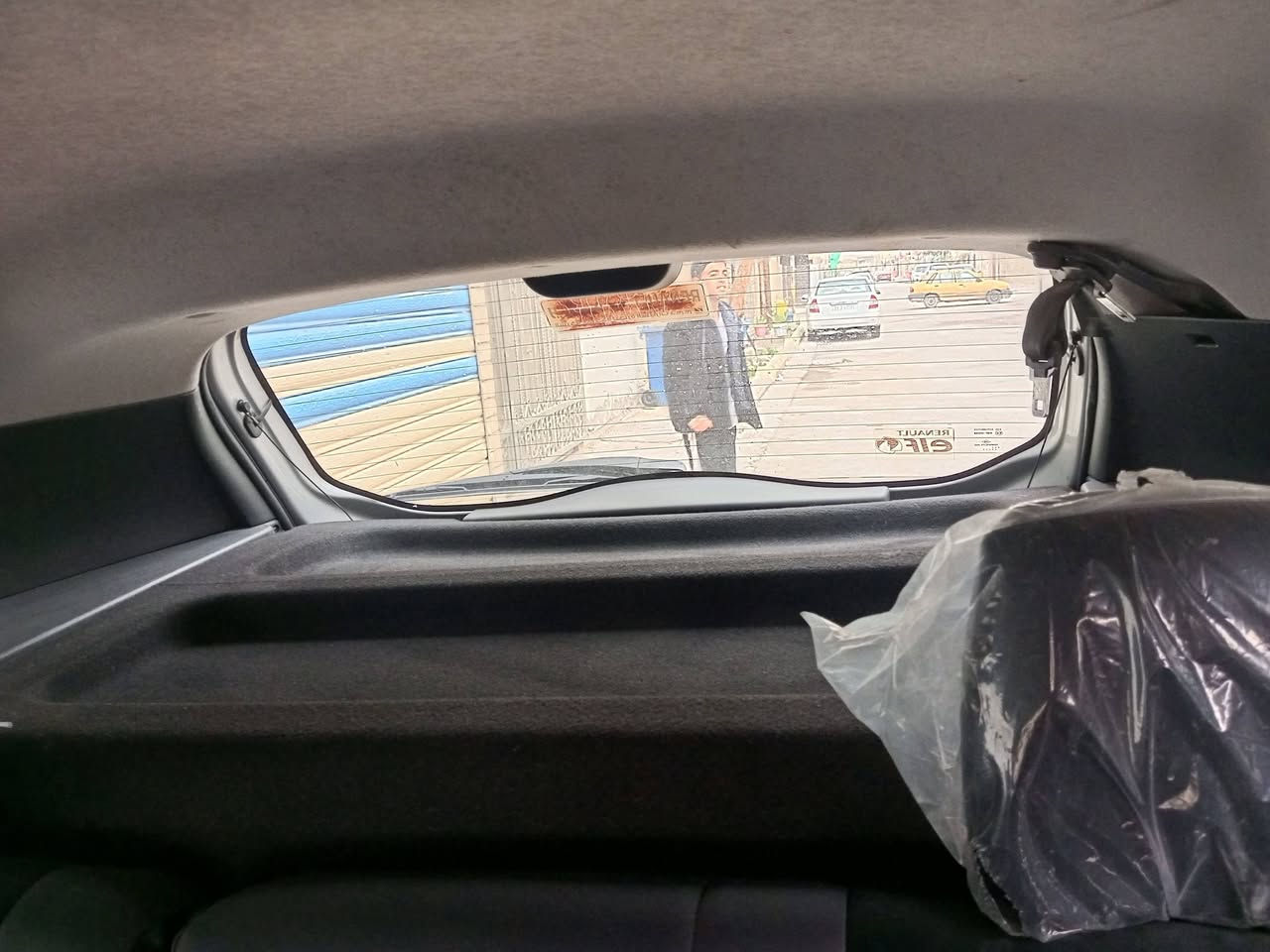 السلام عليكم 
رينو داستر فرنسي 2018 لون رصاصي
مكينة 2000 كير AT المرغوب مكفولات 
ماشية 108 الف
تدفئة وتبريد ثلج
بانزين وبيها منظومة غاز
رقم بغداد خصوصي انكليزي
هزة جديدة 2026 وسنوية جديدة
حره بأسمي مشروع وطني تحويل ثاني يوم
جاملغ امامي جهة السايق مبدل مال شركة بلادي
تخم تاير جديد صار 15 يوم من شاده
دوشمة كشنات وارضية جديدة 
شاشة تاب QLED وداش كام
سيارة بيت نظيفة جداً وما متعوبه
السعر 97 ورقة
مكان السيارة: بغداد الزعفرانية 
للاستفسار: ***********
