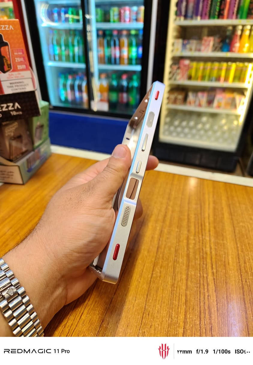 كفر ريد ماجيك 11 برو إطار تيتانيوم ظهر شفاف
توصيل مجاني 
للتواصل ***********
***********
