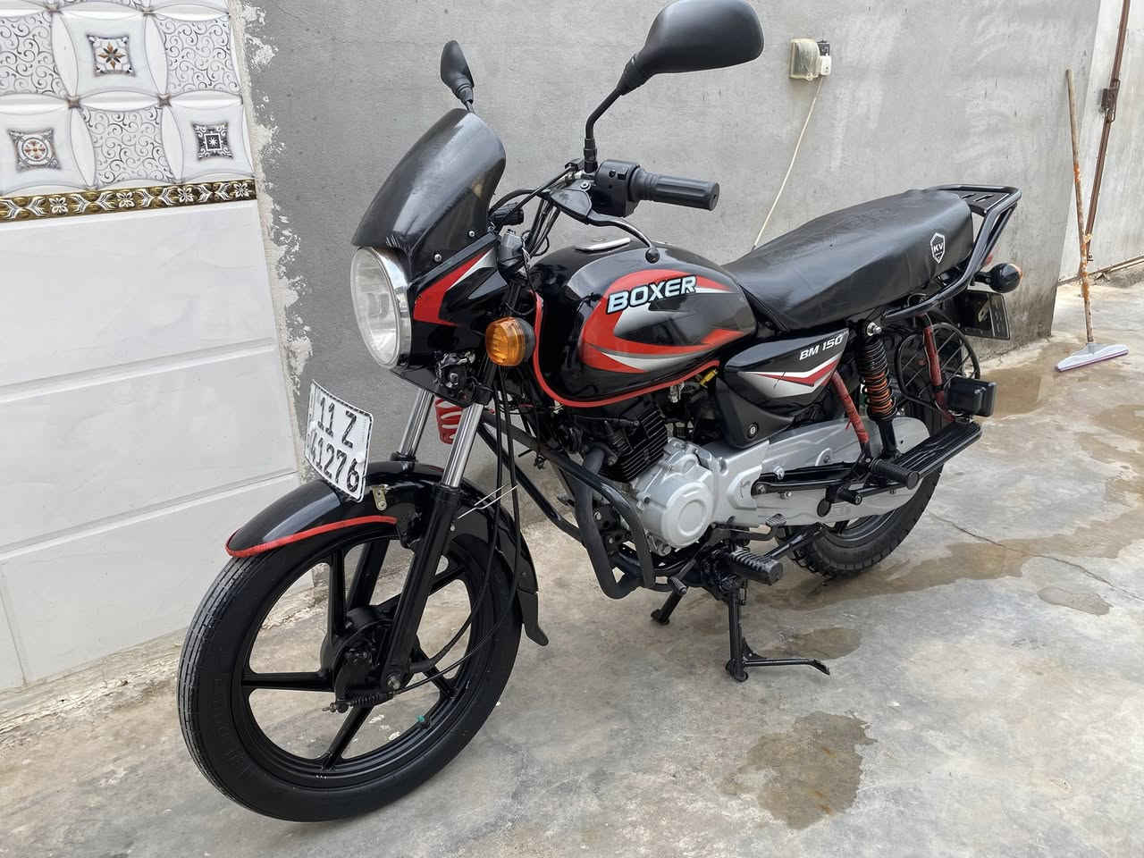 بوكسر موديل 22 رقم بغداد انكليزي بأسمي تجفيت شركة الاصلي مكان بغداد *********** السعر 2200  وبيها مجال
