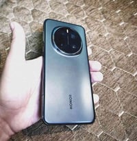 جهاز honor magic 7 pro للبيع ذاكرة 512 عشوائية 12 مع كامل الملحقات مكا...