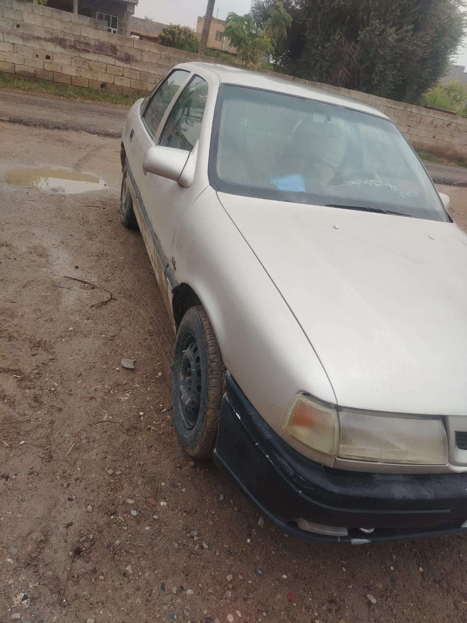 السلام عليكم اوبل فكترا موديل٩٢مصبوغه جماليه معمره سياره بدون ضربه تخم تاير أو ديد صدر قبل سبوع نفض كامله ماتصرف عليهه الف دينار السعر ٢٧وبي مجال مكان سياره ديالى رقم***********
