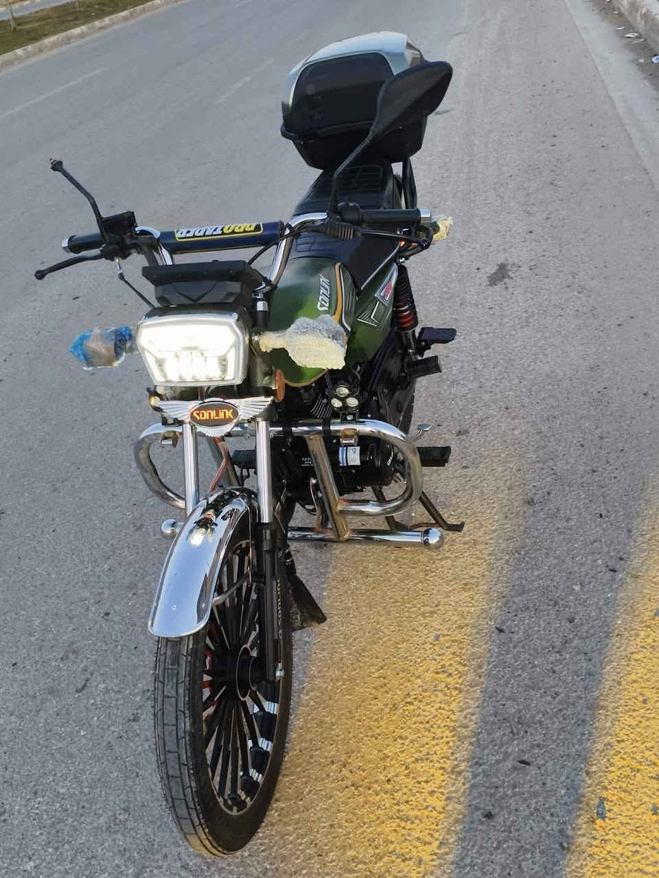 دراجه البيع موديل 25 محرك 200 ماشيه الفين 2000 بعده نضيف حيل الاستفسار عل هاذا الرقم ***********
