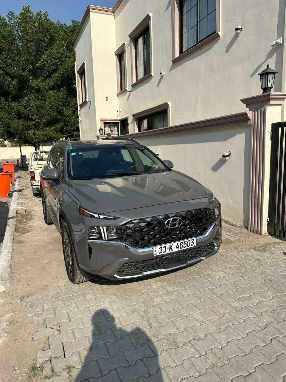 السلام عليكم الغوالي من رخصة الادمن سنتافيا تلكرافي موديل ٢٣ تيربو  محرك ٢٥٠٠ سي سي ماشي ٤٢ الف كيلو السياره فووول الاخير شنو أبالك بيه مواصفات صور الحادث مرفقه والسونر مرفق والتصليح كله قطع اصليه ونصبغن تصليح درجه اولى الشاصي مكفول بيه تصليح لغد الي يلزم الجاملغ بغداد الحارثيه السعر ١٩٨٠٠ يعني دفتر وثمانيه وتسعين ورقه وبيه مجال للطيبين للاستفسار الاتصال على ارقام تاليه 
***********
***********
