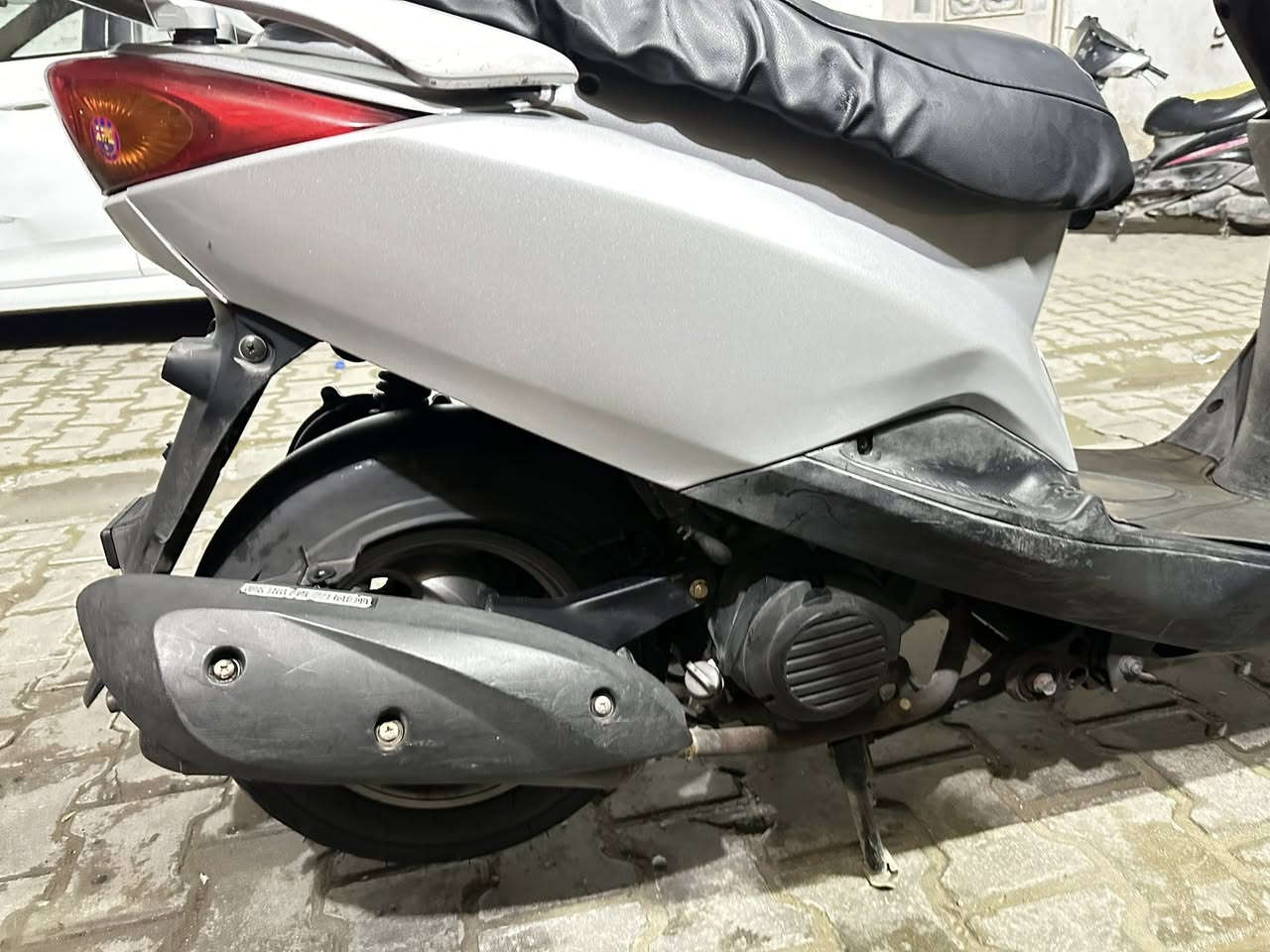 السلام عليكم دراجه اكزز لايت فوك للبيع الدراجه جديده مال رمبه يوم20/11 نزلتها من الرمبه مابيها أي نقوصات وبيها منظومة زنون السعر ب975 ألف وبيها مجال قليل مكاني بغداد الاعظميه


**إذا كنت صاحب هذا الإعلان وتريد حذفه لأي سبب، رجاءا أرسل رسالة إلى الدعم الفني**