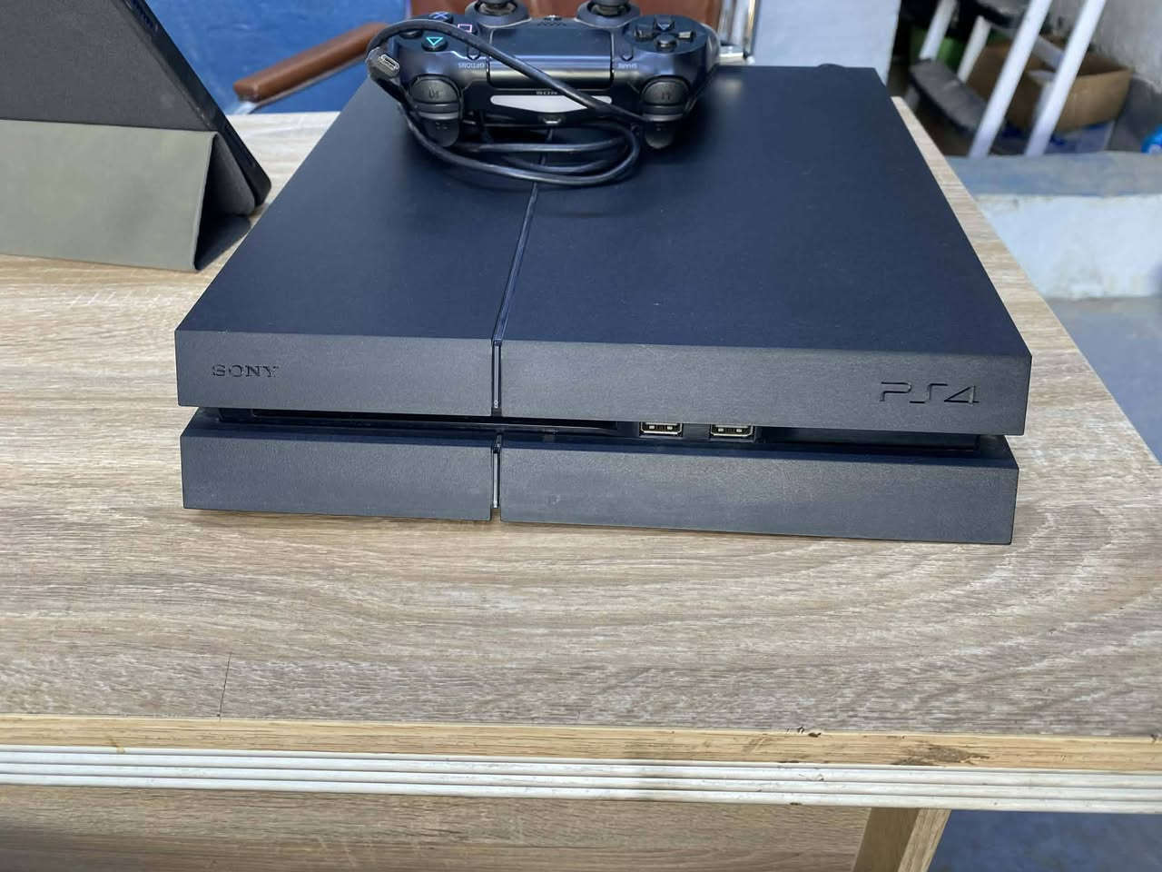 السلام عليكم بلي ٤ فات جديد لوك بدون تصليح مهكر باب اول اخذته من سرمد جادرية (محل حجي ثابت) ٣٠٠ وبي مجال للاتصال *********** العنوان الدورة
