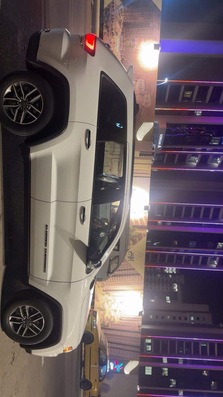 جيب شيروكي موديل 22 مستعجل ع بيعتهه لغرض عندي ضرف  ماشيه 83 المراسله او اتصال ***********
