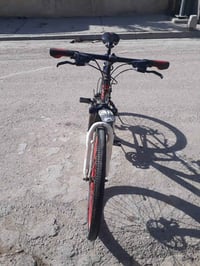 متاح بيسكل الصنع الماني  الحجم ٢٦ كامل ما بي أي نقص السعر ١٠٠ الف  او ...