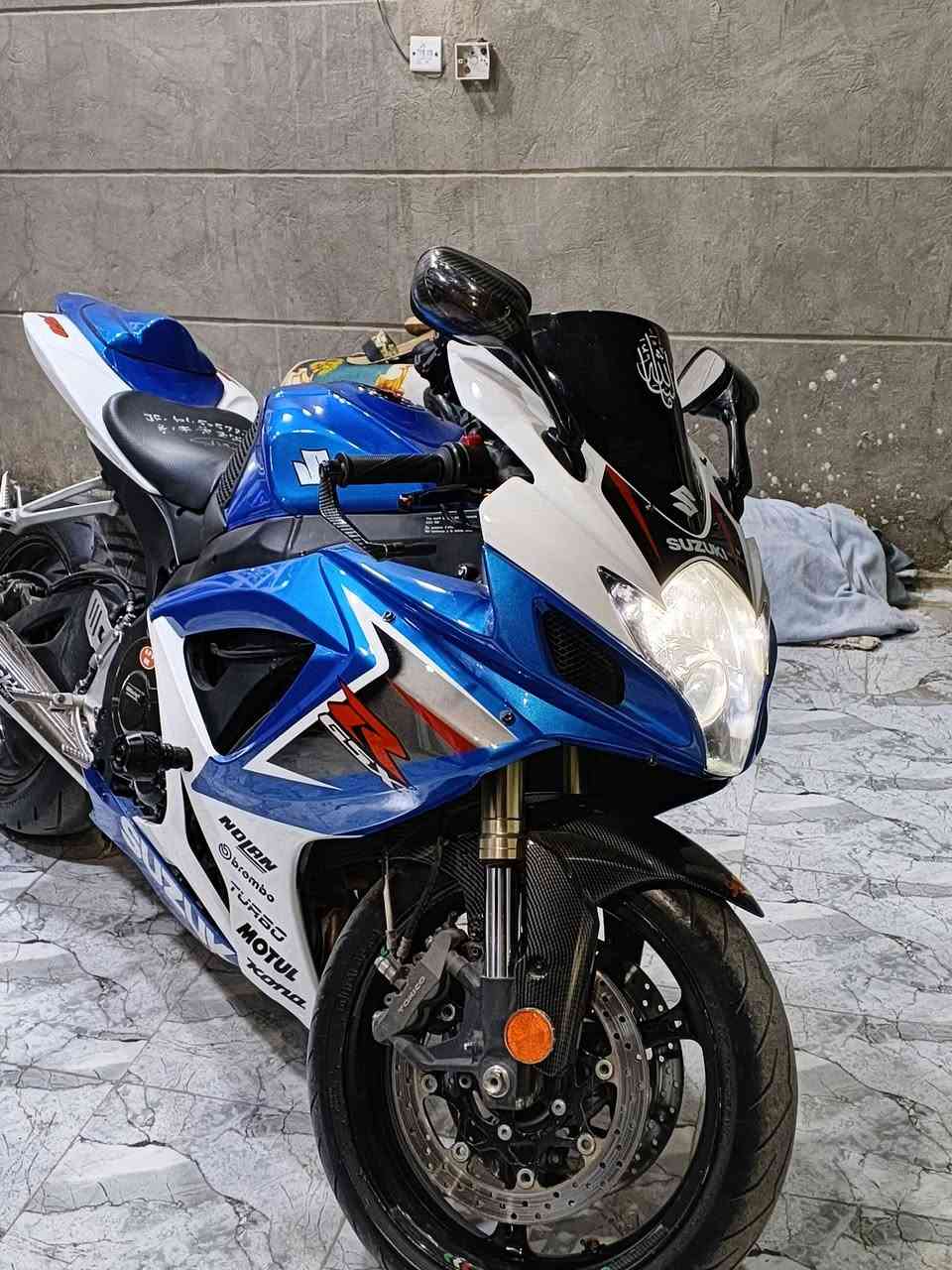 هلاوو شباب جكسر للبيع 2007 دراجه نضافه 95%
منفيس واوراقها كامله 
مبرمجه 3مودات 
تخم تاير ودامه كامله مناقصها برغي بيها اضافات هواي
سلايدرات اصليه 
قباقه مكينه كاربون 
جاملغ امامي كاربون 
قمبوره كشن 
صالنصه بروكس اصليه
مري كاربون ام الاشاره بلاديه 
لايت زنون
مكاني كوت مركز 
سعرها اخو البلاش 
***********
