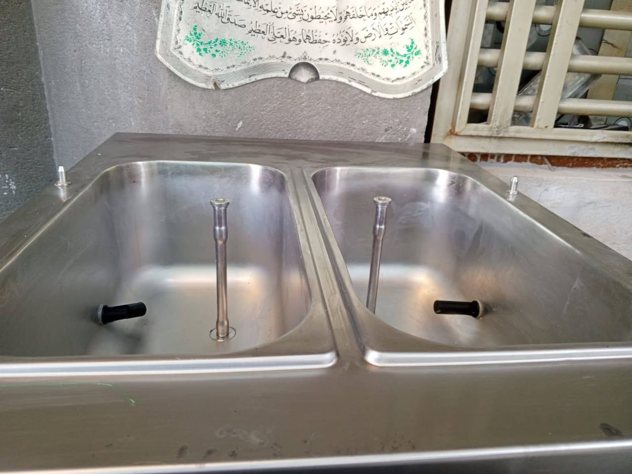 تصفيت محل مرطبات
عرضه كبيره ١٢ بلانك يطليه
دي اس وشلال يطلي
مكينه سفت استعمال جدآ قليل
تصفيت محل مرطبات
عرضه كبيره ١٢ بلانك يطليه
دي اس وشلال يطلي
مكينه سفت استعمال جدآ قليل
طبلات جلوس عدد ٦ وكراسي عدد١٦
كونترات عرض عدد٢ وبلنكوات سليي ستيل طعم
العنوان البصره تواصل ***********
