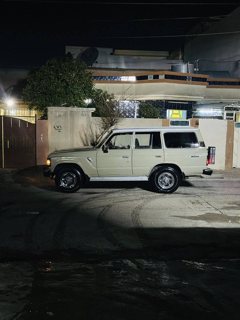 لاند گرۆزەر مۆدیل ١٩٨٥  پاک و  جوان  ماوەتەوە. هەموو گیانی  لەسەر بیلاد   ئارم سلیمانی. سەیارەکە بێ نوقسانیە  کارەبایی و هەموو گیانی بەشەرت. مەکینە ٣ئێف جوار گێر. نرخ ٣٥ گەلا کەمێ مەجال 

***********
