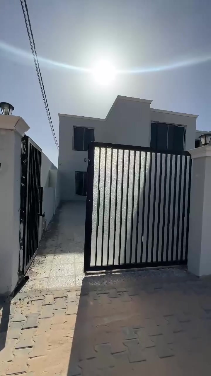 دار للبيع بلمربع الذهبي بمجمع ابو تراب  250م طابقين 
غرف 4 ، صالة 2 ،  استقبال  ،  مطبخ حار بارد  ، كراج، حديقة
لمعرفة السعر اكتب تم 
للأستفسار اكثر الاتصال على الارقام 
*********** - ***********
