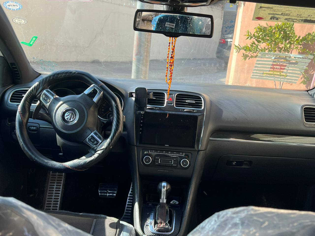 گۆڵف 2011gti
پێنج پارچە سبوغە بێ داخلی سەیارەکە خاوێنە
سەنەوی تا ۲۰۳۰ نوێیە وەکالە بەشەرت
گێڕو مەکینەو کارەبای گشت گیانی بەشەرت
گۆڕینەوە ناکەم 
عنوان تەقتەق 
ژم . ***********
*********** واتس ئاپ أربيل, العراق
