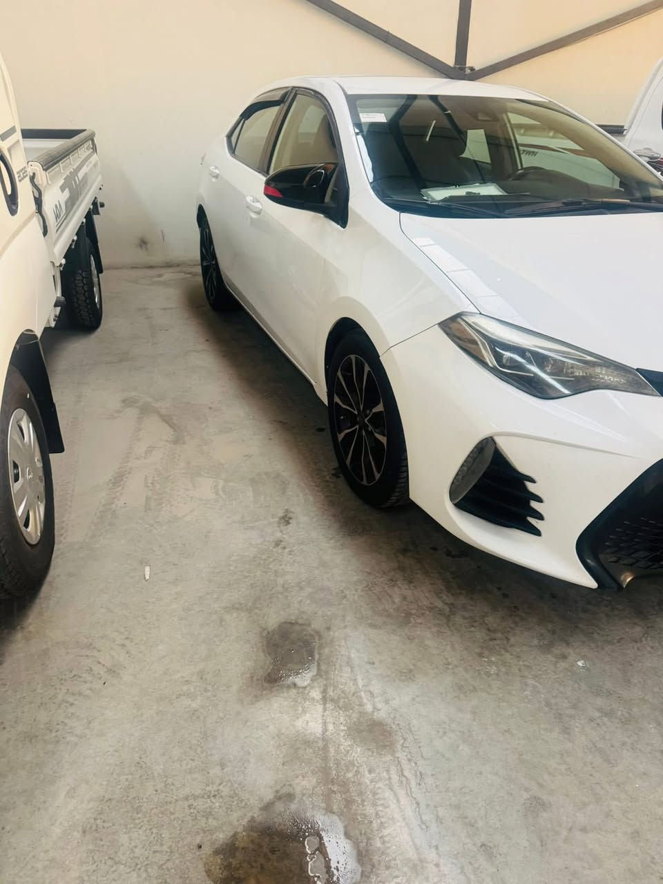 اسلام عليكم للبيع كورلا 2019 مواصفات LE رقم سليمانيه انكليزي السياره مكفوله من الصبغ السونار مرفق بلمنشور 
تخم تاير جديد 
ويل كب 
ماشيه 121 
سنويه جديده 
كير محرك بشرط 
مكان سياره ديالى ناحيه جديده الشط 
الشراي يتصل ***********
