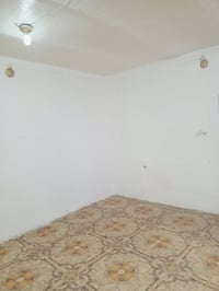 الدار للبيع طابو صرف المساحة ١٣٨ متر طابق ونصف يحتوي على صالة كبيرة وم...