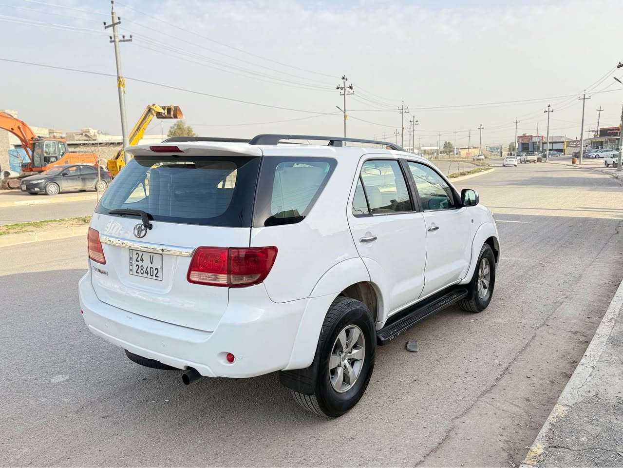 فورت شنه ر موديل 2006 تو ماتيك  ده بل ئه كسل  ٣ مه قه ت  ناو زه رد ئه ى بيس جام كاره باى كيرو مه كينه و ته بريدو هه موو به شه رته مه كينه ٦ پسته مالى دو سته سيا ره كه ٣ پاجه ى بو ياغه پيشى جه م پيكى كه مى هه يه مالى دوسته 
سعرى 129
***********
*********** كويسينجاك, أربيل
