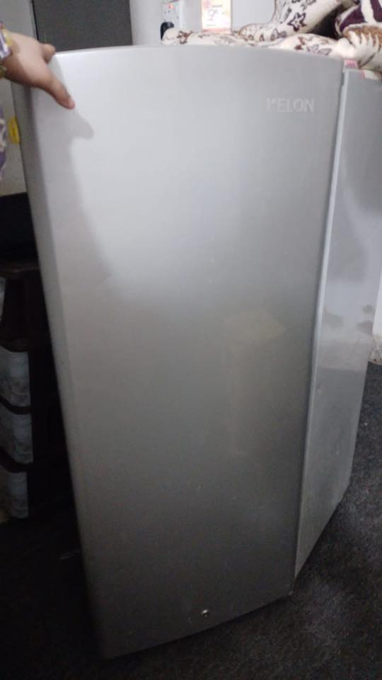 مرحبا عندي هاي الثلاجه كلش نضيفه اريد أبيعه لانو شلت او أخذت وحده اكبر سعره 125 ألّف للاستفسار على الرقم ‭٠٧٨٣ ٨٤١ ٥٢٥١‬
