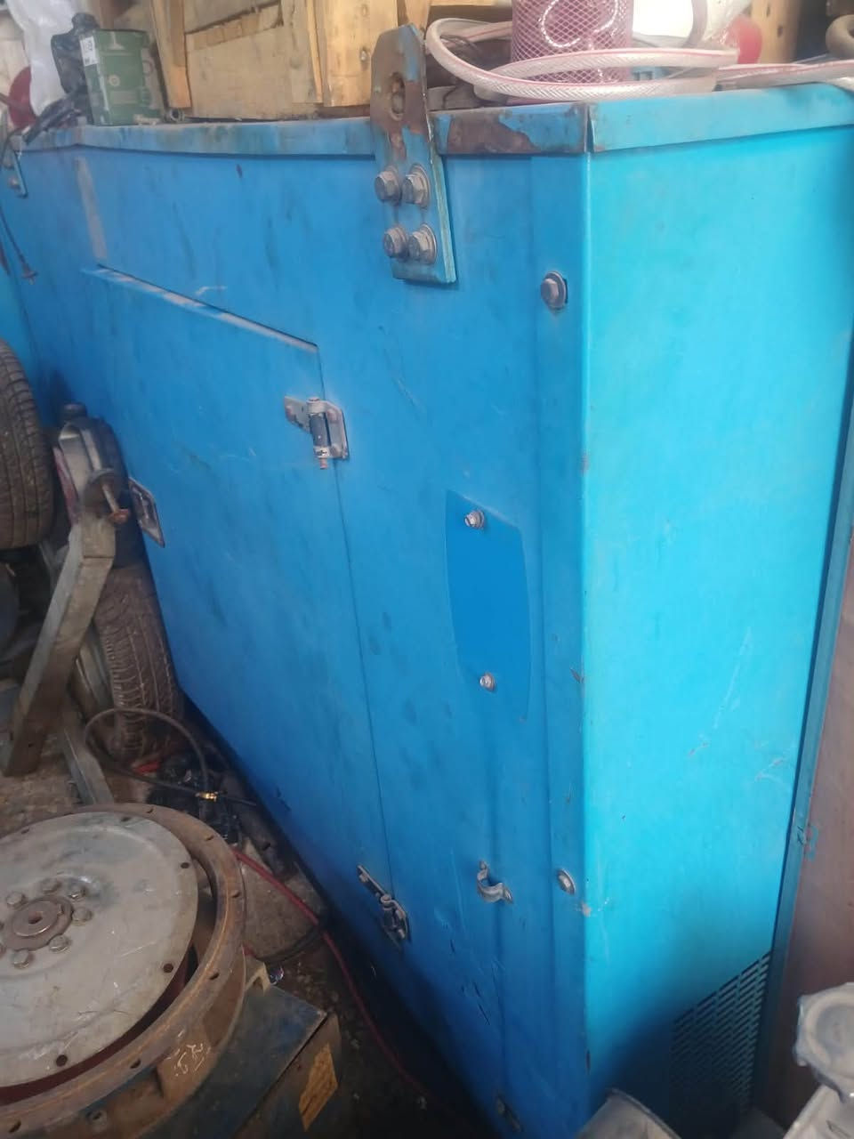 مولد كاتم ٢٠ كيفي ٤ بستم لستر بتر انكليزي المحرك والتوليد مامدود عليه اسبانه مضمون تصرف بلساعه لترتين اقتصاديه  الاتصال ***********
