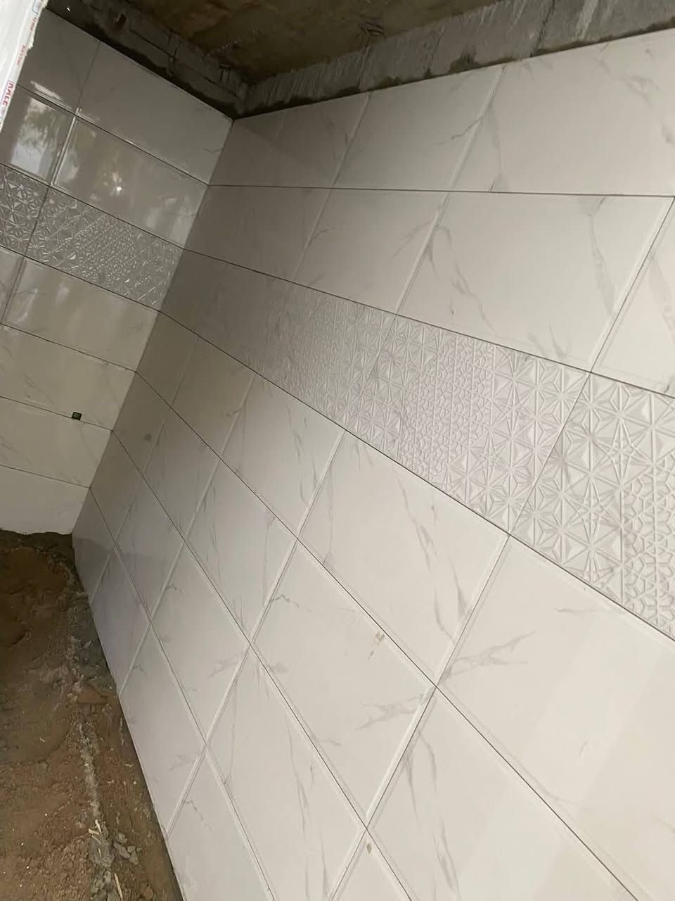 شغل سيراميك جدران وارضي 3500 شغل رقم واحد والرزق على الله الرقم ***********

