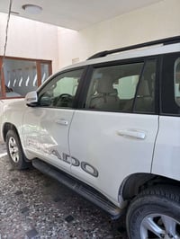 اخوان برادو للبيع موديل ٢٠١١  فور ويل محرك ٢٧٠٠ ماشية ١٠٠ الف كيلو فقط...