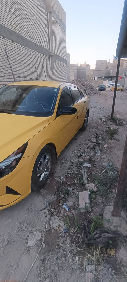 السلام عليكم
النترا موديل 2021للبيع او مراوس بالنترا موديل اقل منها تكسي
مواصفات عادية شاشة تدعم الكار بلي والأوتو اندرويد
تدفئة كشنات مثبت سرعة وتحديد مسار نظام ايقاف وتشغيل تلقائي عند الازدحامات بالاضافة الى مواصفات ثانية حلوة 
سيارة محرك كير تبريد تدفئة كله مكفول 
محرك 2000دوش 
سيارة جاهزة ما ناقصها شي 
وارد ضربتها جاملغ خلفي + مضروبة ع ايدي بلباب ورا الصدر  
السيارة ماشية 100الف كيلو مثل ما موضح بالصور 
رقم بغداد باسمي تحويل ثاني يوم
السعر 133 وبيها مجال 
للاستفسار اكثر متواجد واتساب
***********

