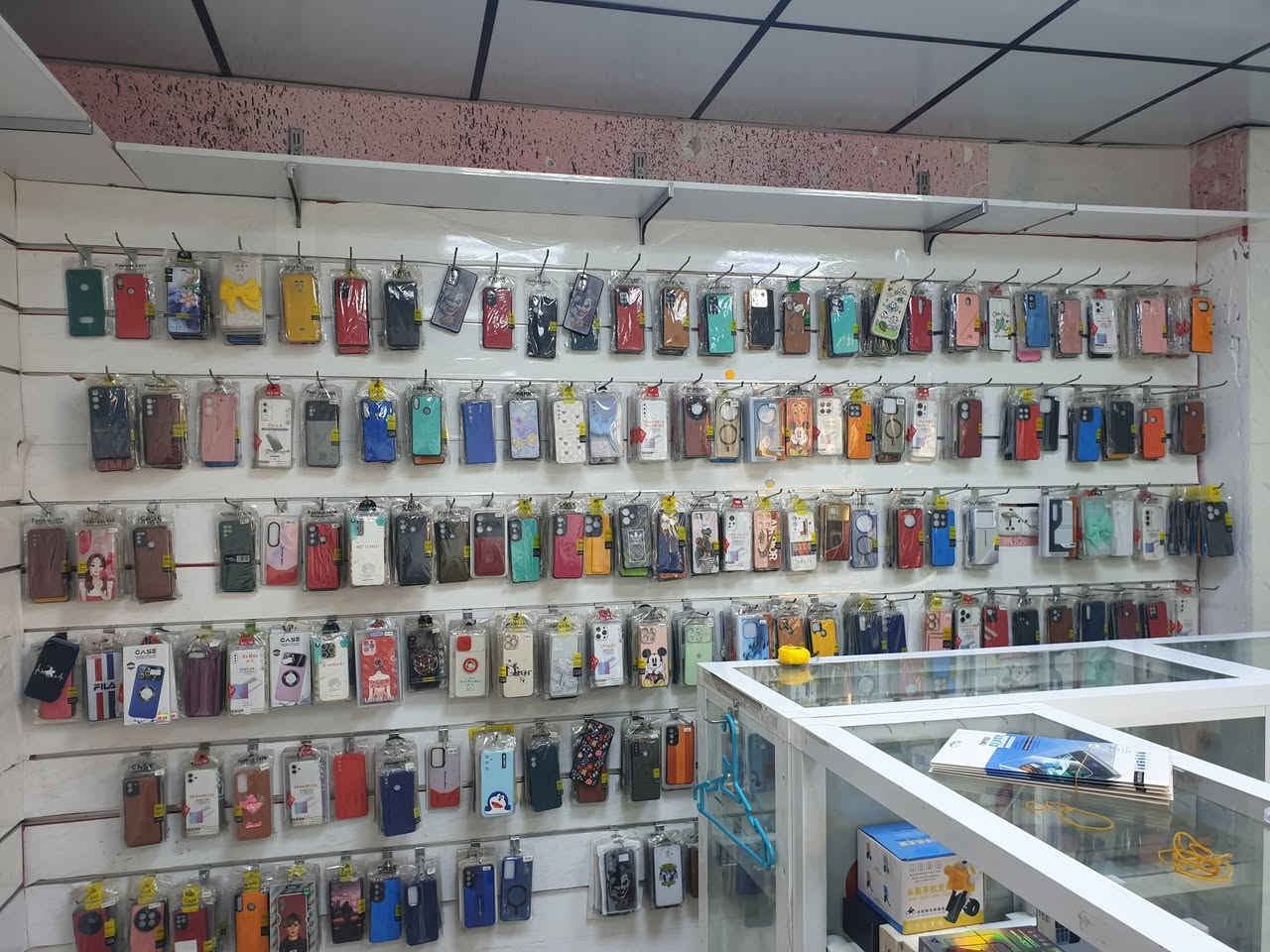 السلام عليكم..
غراض مبايلات للبيع..
هوك قياس ١٥ سانتيم عدد ٧٠٠ تقريبا
كفرات آيتمات حلوات منوعه  هواي تقريبا ١٠٠٠ كفر 
كرسي موبايل حديد دوار ٣٦٠ درجه
العنوان كوفه حي ميسان قرب شارع البوريات
للتواصل ***********
