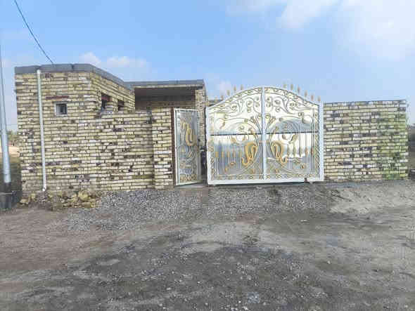 السلام عليكم بيت البيع الموقع المجمع الفرات النموذجي مقابل غسل ال تومان  قرار محكمه البيت مساحته 347متر البيت يتكون من غرفتين وصاله ومطبخ وصحيات عدد 4 ومضيف كما موضع بل صور الاستفسار تصال ***********
