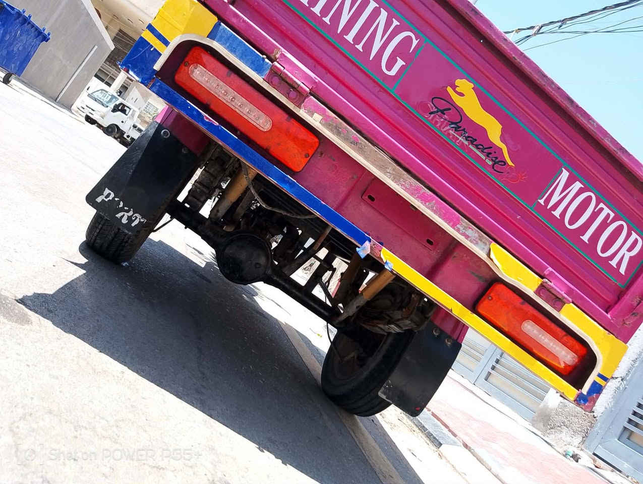 السلام عليكم ستوته البيع ١٨ اصوليه السعر  مليون ونص وبيها مجال ***********
