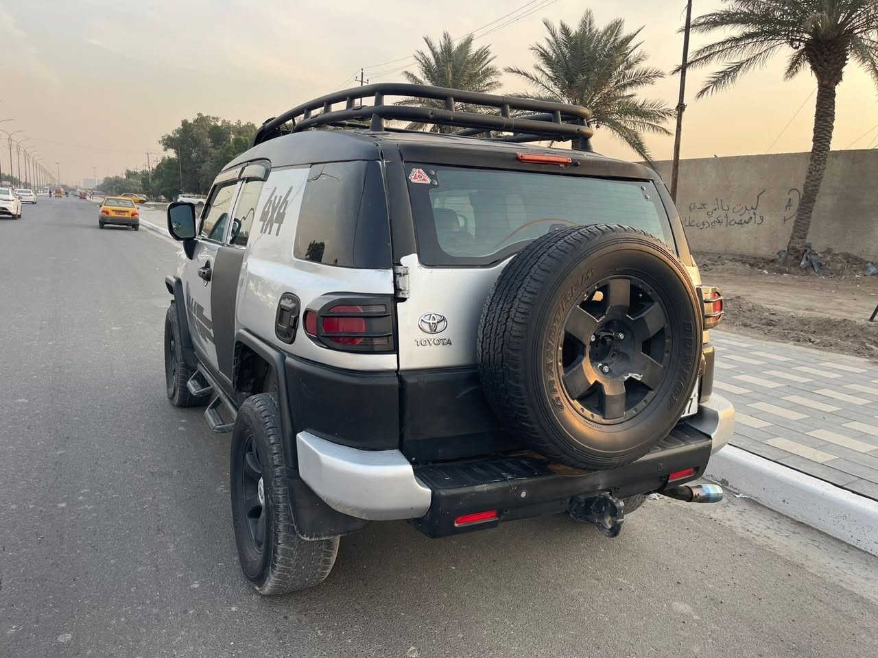 السلام عليكم أف جي 2007 مكينه وكير بلادي وجدد صدر خلفي امامي جديد تبريد تتفه حادثه صفحت السايق السياره مصبوغه ومحدثه شكل جديد جاهز بدون نقص تخم تاير جديد رقم بغداد جديد تحويل ثاني يوم السعر    84 رقمي ‭٠٧٧٦ ٢٣٤ ١٩٩٦‬
