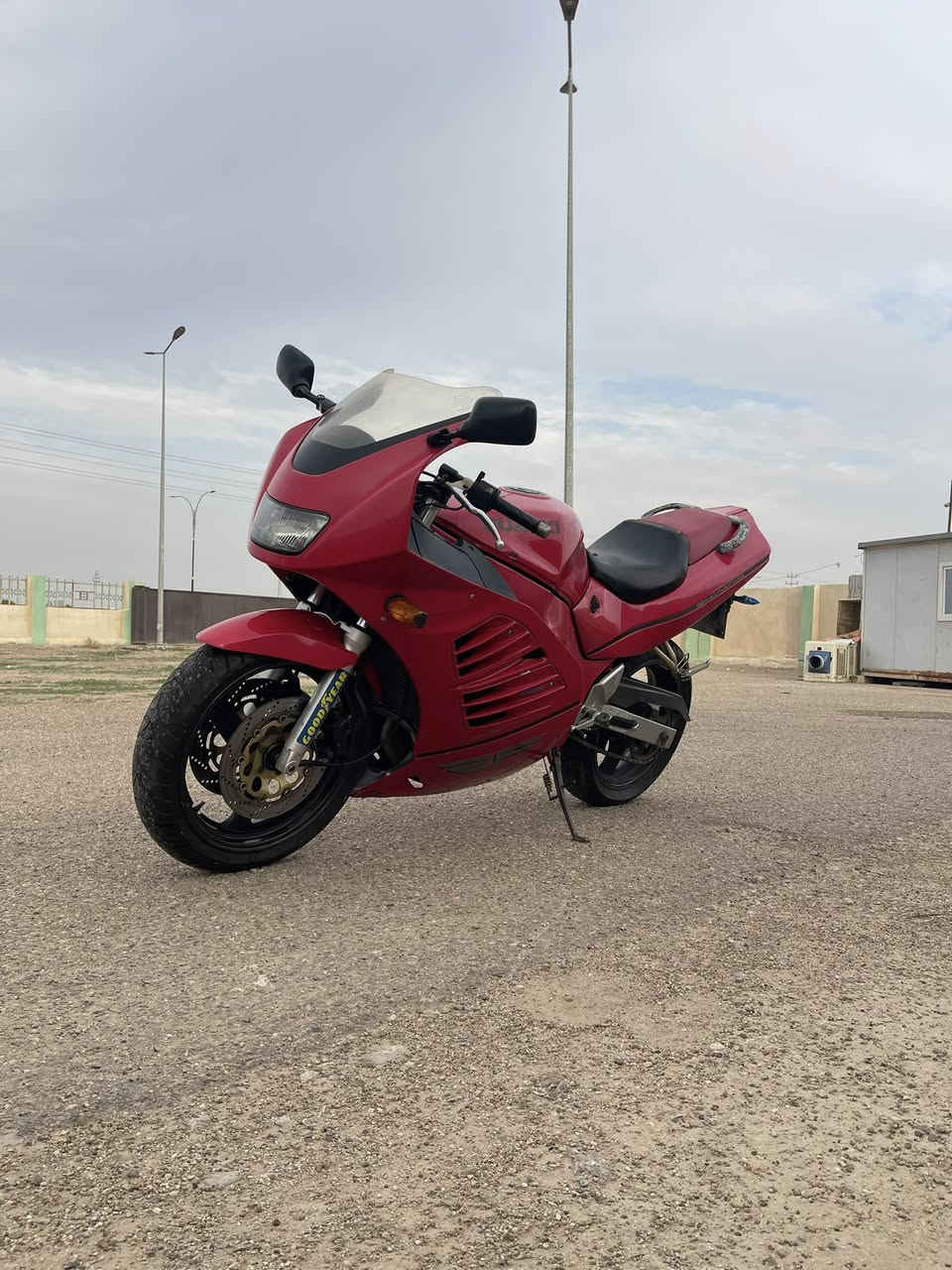 سلام عليكم دراجه سازوكي قرش 600 بيه خربطه جانت متروكه للبيع اومراوس   ***********
