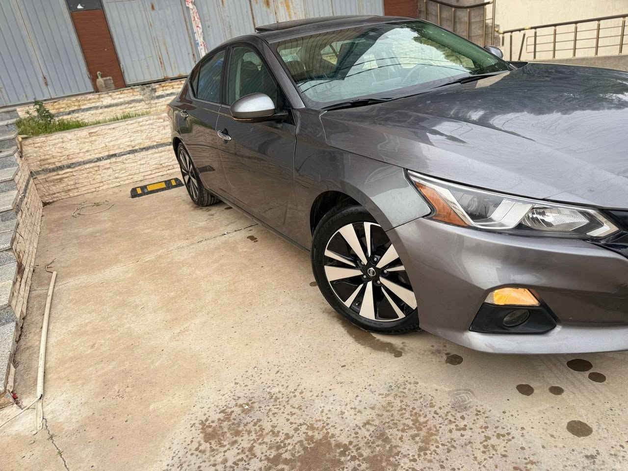 للبيع التيما SL 
السعر 139 بيها مجال 
موديل 2019 
الون نفطي 
فول الفول 
كشن جلد 
كشن كهرباء + هيتر 
ماشيه 80 
تحكم ستيرن  هيتر
تثبيت سرعه 
رادار 360 درجة 
كاميرا خلفي 
ويل كروم
سونر مرفق مع رقم الشاصي 
رقم أربيل باسمي تحويل وكاله ثاني يوم 
مكان السياره كلار 
*********** أربيل, العراق
