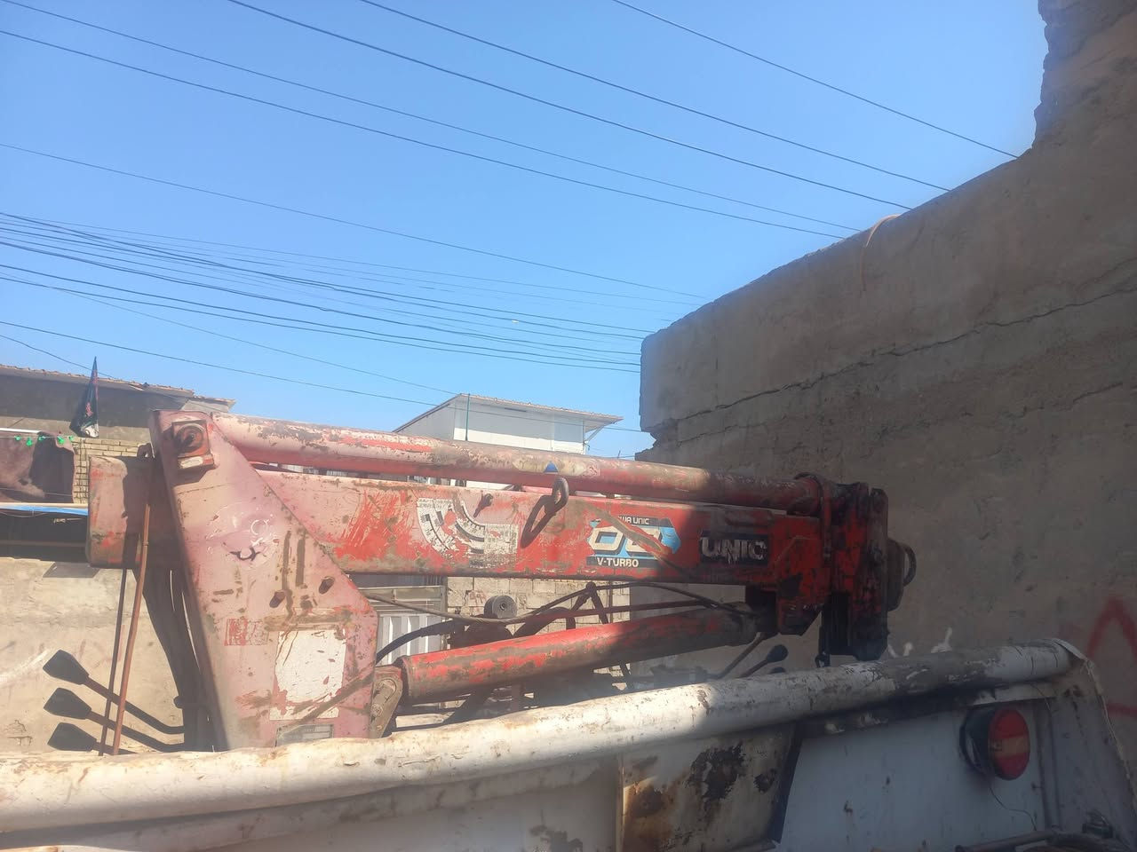 سلام عليكم كرين يونك طن ونص 2سلايت  وهوك  سعر 15 ورقة شغال  عنوان بغداد رقم ***********
