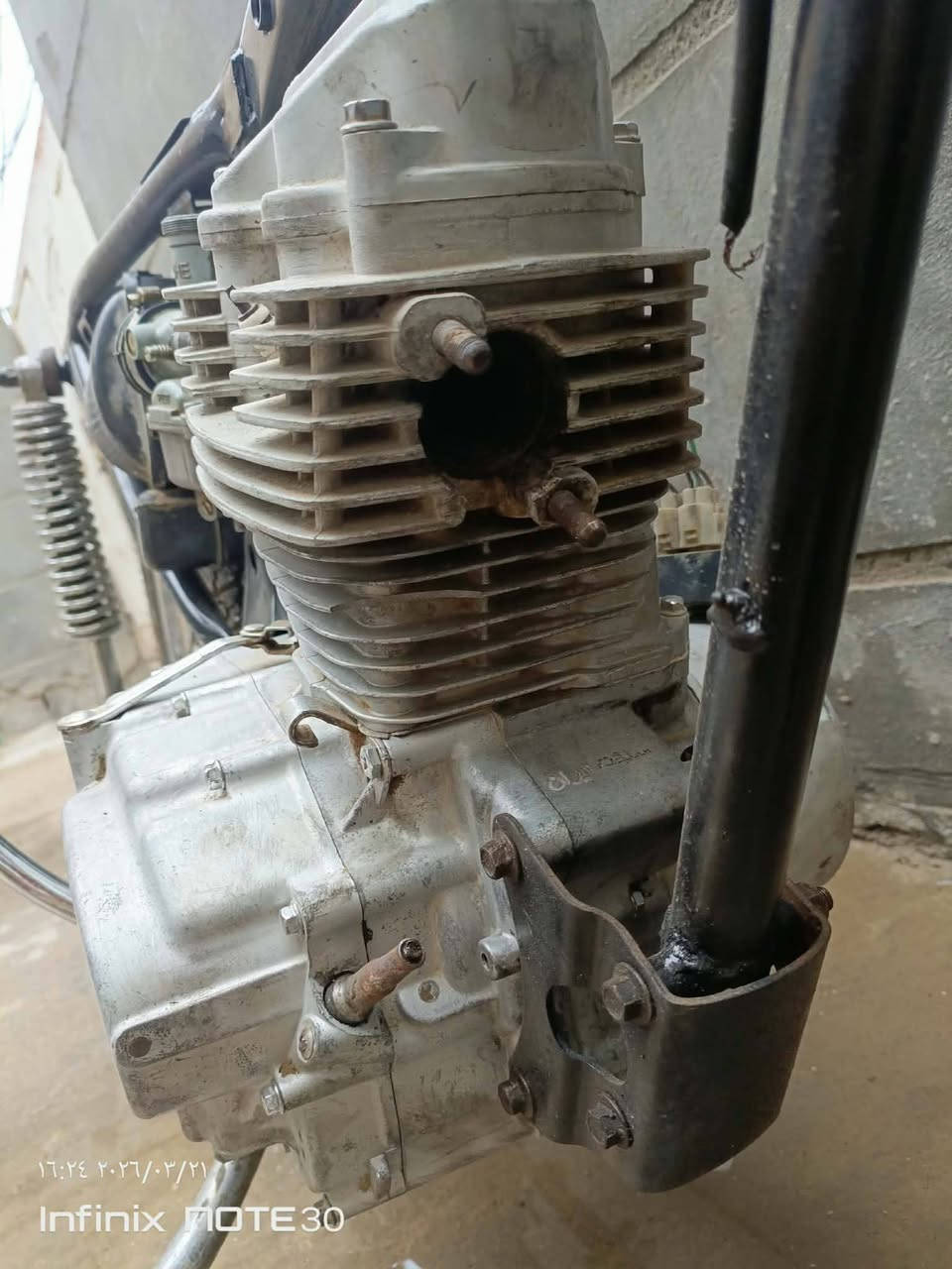 السلام عليكم عندي محرك اربعه كير مكفول من كلشي مامفتوح يشتغل كلشي مابيه لبيع سعر 100 وبيه مجال لطيبين وهاذه رقمي   *********** واتساب متواجد
