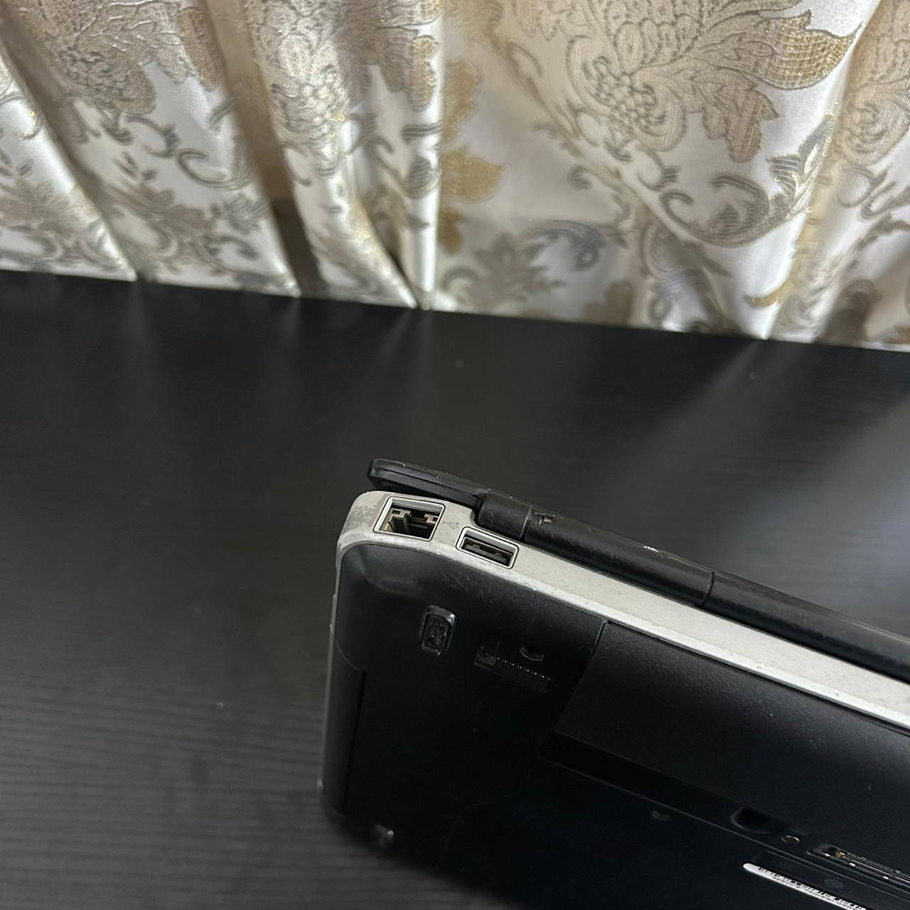 لابتوب DELL (اختها للجديدة) بـ 110 ألف 

تستلم مع اللابتوب #هدايا (ماوس + ماوس باد + حقيبة + سماعات إذن + ستاند تلفون)

معالج كور i3 جيل 3

رام 4 كيكا

هارد 320 كيكا

شاشة 14 انج 

كل المنافذ المهمة موجودة (منفذ مشغل أقراص +منفذ HDMI + منفذ VGA + منفذ قارئ بطاقات SD + منفذ قفل + منافذ USB)

لابتوب نظيف و سريع و مابي أي مشكلة

بغداد - شارع فلسطين (التوصيل #مجاني بكل العراق)

🔴 اللابتوب مع الهدايا يوصلك مغلف داخل بوكس، بكل عنايه وأناقة 🎁

للحجز: واتساب *********** 

#ملاحظة: اللابتوب أخو الجديد، تفحصه يم المندوب، وإذا شفت بي أي عيب أو أي مشكلة، لا تستلمه، وما تدفع دينار واحد.
