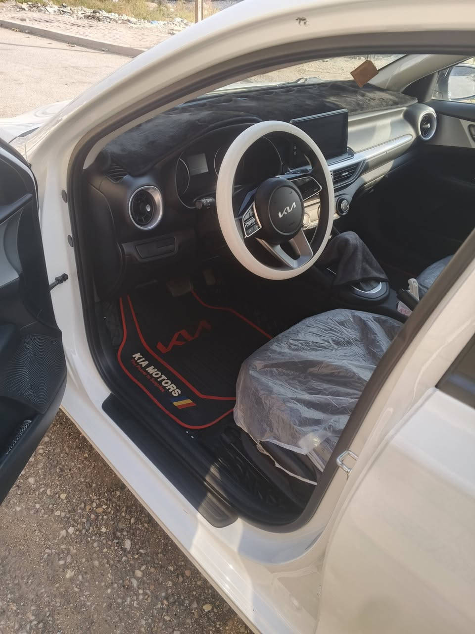 يا الله السلام عليكم ورحمه الله وبركاته. سيارة سيراتو 2023 خليجي   سيارة خير من الله ماشية 55الف حقيقي  نضافة سيارة 90٪ترايك للبصرة السعر 167  

***********
