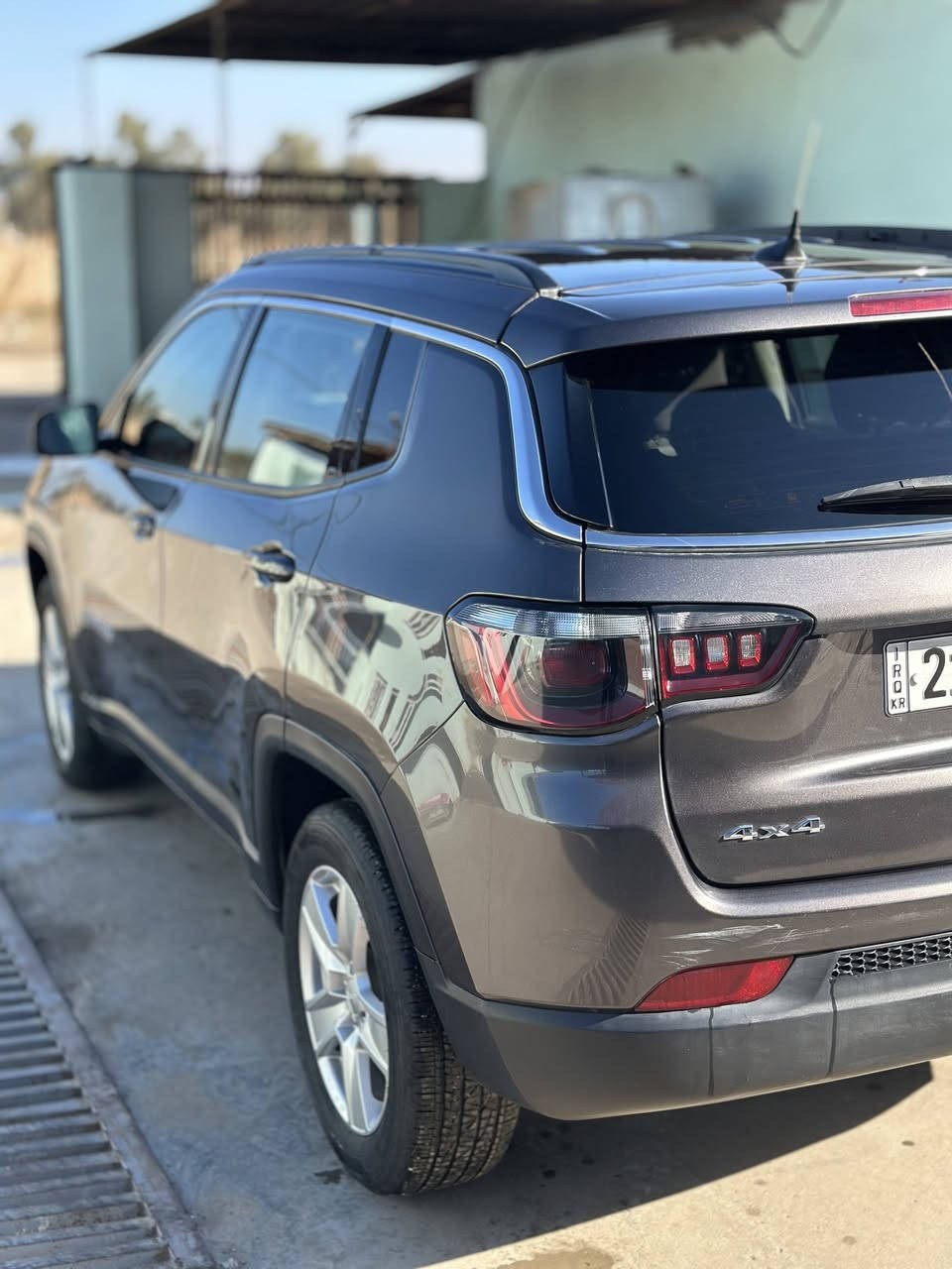 جيب كومباس 2022 Latitude
رقم سليمانية (السنوية حديثة بإسمي) هزه جديده

كلين تايتل بدون حادث(3 قطع سرقة)

المسافة المقطوعة 20 الف ميل

محرك 2.4L  بدون تيربو   سلندر4

نظام قيادة (على الثلوج والرمال)
4X4

بصمة 

نقطة عمياء

هاندبريك بصمة

رادارات (غير مبرمجة)

السعر : 17500$ وبي مجال بسيط 

للتواصل : *********** ممتواجد على الفيسبوك فقط اتصال او واتساب
