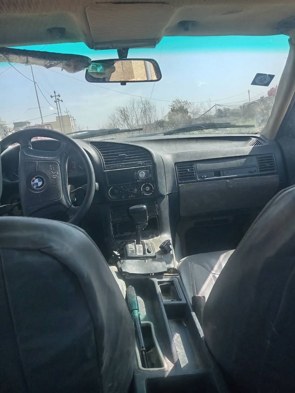 سلام عليكم سياره بي ام  للبيع 336 موديل 1993مكينه ونجي 6 صدر تعبان مكان واسط كوت شرط تحويل سعر 35                     ***********
