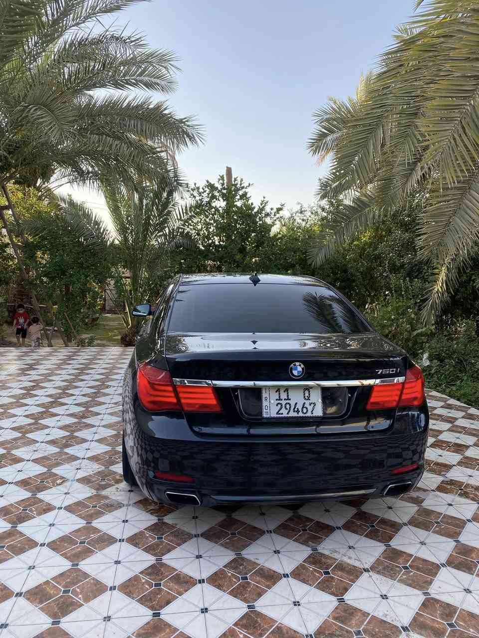 أعاده النشر بسبب الوعود الكاذبه
2011
F01

750i
بيها 4 قطع موجود سونارها مع الصور 
بدون دواخل بدون فتح وتبديل 
محرك كير كفاله شرط الفحص 
المسافه المقطوعه 127الف قابل للزياده 
رقم بغداد شرط ثاني يوم تحول 
السياره مواصفاتها موضحه بل صور فول 
تبريد السياره كفاله 
حداديه خلفيه كفاله 
الاماميه نقصها شمعه(مغزل)
غرفه السياره جديده كلش
بيها ويل امامي جهه اليمين بي عواج قليل 
نواقصها 
كارت لايت جهه اليمين+ ماسحه وجوزه الدهن تحتاج برمجه او تبديل )
فدوه لكلبك ما تشتري لا تعبني ولا تنطي موعد 
السياره بيع فقط 
معروضه 153 وبيها مجال للشراي 
اقره تفاصيلها قبل لا تتصل 
مكانها بغداد للتواصل فقط 
على الرقم ***********
